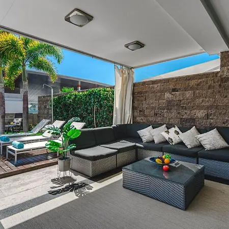 别墅 Lux 7 With 6 Bedrooms, 4 Bathrooms 阿德耶